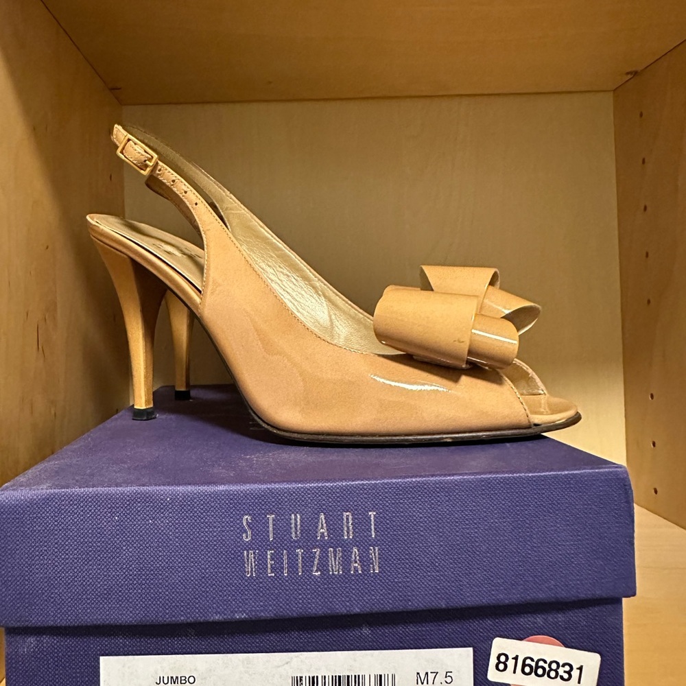 Stuart Weitzman Tan Heels with Bow Detail - Picture 3 of 9